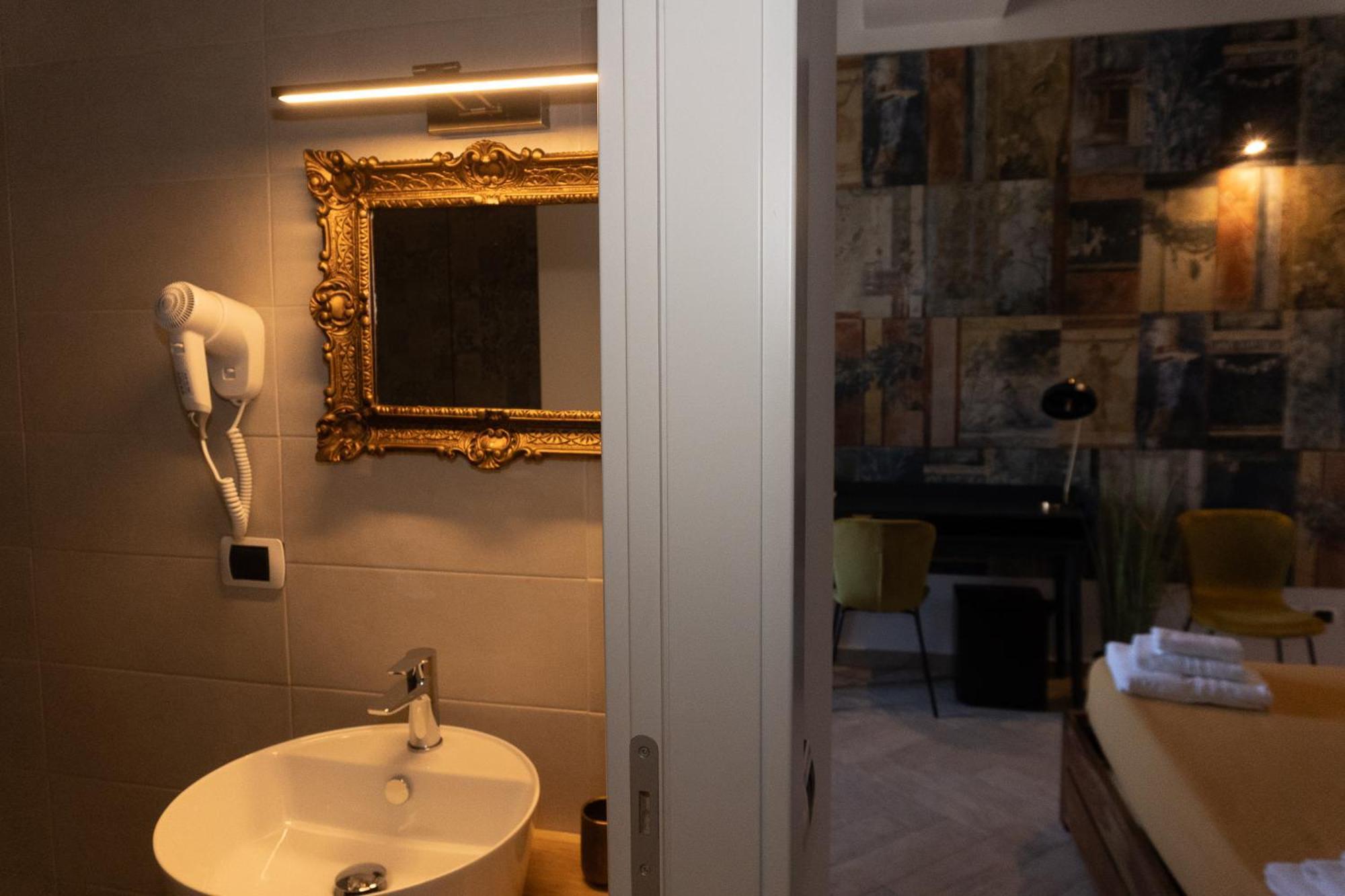 Le Boutique Luxury Rooms Diffused In Historic Center Fiumicino Eksteriør billede
